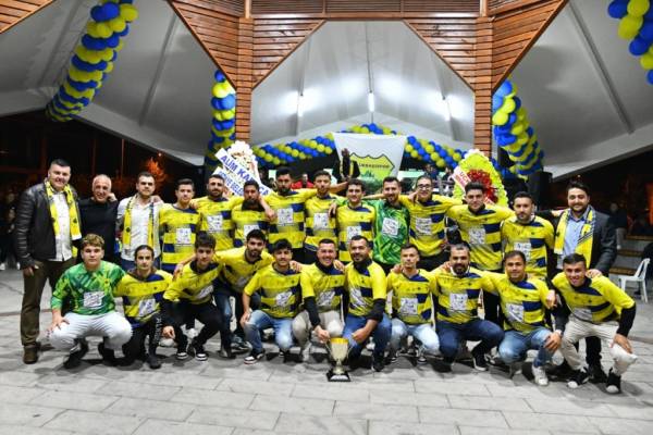 Günlükbaşıspor Şampiyonluğu Kutladı