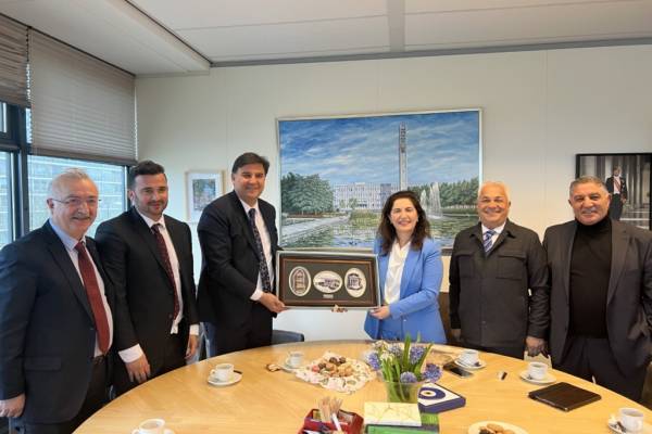 Başkan Karaca’dan Hollanda Çıkarması!