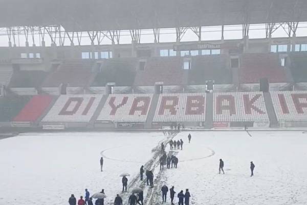 ”Biz Buz Hokey Takımı Değiliz Futbol Takımıyız”