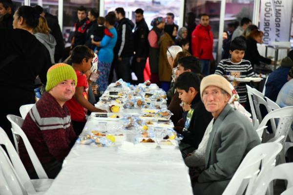 Fethiye Belediyesi’nden Ramazan Boyunca 1500 Kişiye İftar Yemeği