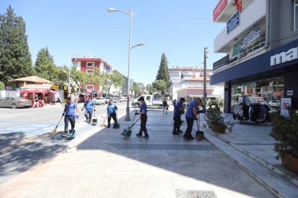 Büyükşehir’den Sağlıklı Ve Temiz Çevre İçin Yoğun Mesai