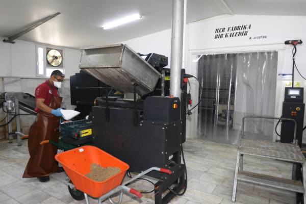 Büyükşehir Can Dostlar İçin 42 Ton Mama Üretti